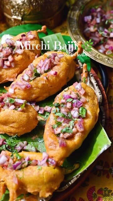 Crispy on the outside, soft and flavorful inside… Mirchi Bajji is the ultimate monsoon snack! 🌶️☔✨
Whether you call it Mirchi Bajji, Mirapakaya Bajji, or Milagai Bajji, this South Indian street food is loved for its crunchy gram flour coating and mildly spicy green chilies. Perfect with a hot cup of chai and guaranteed to disappear in minutes!
👇 Comment “BAJJI” and I’ll send the full recipe straight to your inbox! 💛
❤️ Follow @binjalsvegkitchen for more easy and delicious vegetarian recipes.