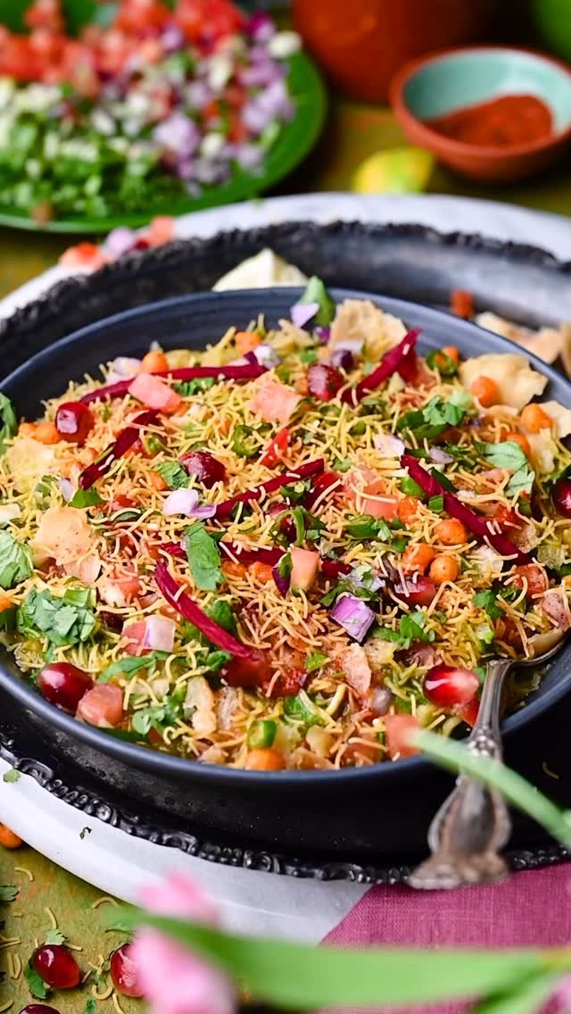Ragda Chaat is more than just a street snack
it’s an explosion of flavor, texture, and nostalgia wrapped into one bowl. This iconic Mumbai street food features a comforting ragda made with white peas and potatoes, topped with crunchy puris, tangy chutneys, fresh veggies, and a sprinkle of chaat masala magic. 
One bite and you’re transported to the bustling streets of Mumbai!
.

Comment “RAGDA” and I’ll DM full recipe to you!