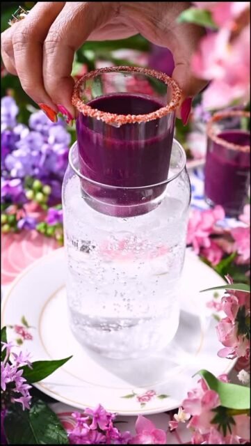 Jamun Fuljar Soda 💜🫧
A fizzy twist to beat the heat! Made with fresh jamun, mint, and desi masalas, this shot drops into soda like a flavor bomb. Watch it bubble and burst with color, spice, and tang. Refreshing, dramatic, and full of flavor! Perfect for get-togethers or parties – a fun, non-alcoholic drink everyone will love!
.
Comment” Jamun “ to get the recipe in your inbox!
.
.
.
.