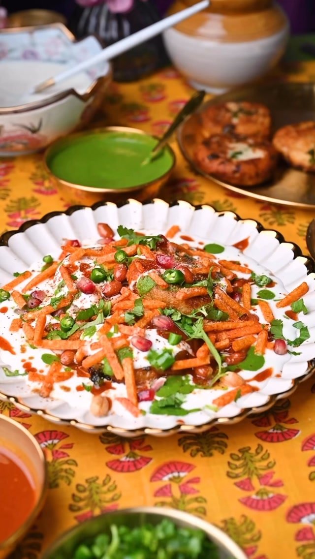 Farali Aloo Tikki Chaat hits the spot with its perfect blend of textures and tangy, spicy, cooling notes. This vrat-friendly twist on traditional chaat brings together comforting aloo tikkis with a medley of farali-approved toppings that are both festive and satisfying. It’s a dish that feels like a celebration on your plate.
.
Comment “ CHAAT “ I’ll share recipe with you in your inbox!
.
.

Follow @binjalsvegkitchen for more delicious vrat friendly recipes…..
.
.
.