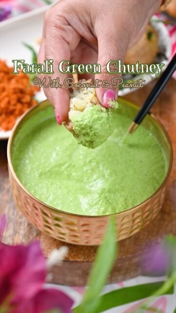 Farali Green Chutney 🌿✨ 
Vrat Ki Hari Chutney 
.
.
Your fasting thali is incomplete without this! Fresh coriander, mint, green chilies, ginger, peanuts and coconut blended into a creamy, vibrant green chutney. Perfect with sabudana tikki, farali batata vada  and all your favorite vrat snacks 🌿
.
.
.
💬 Comment “ CHUTNEY ” below and I will share the detailed recipe straight to your inbox!
.
.
.
👉 Follow @binjalsvegkitchen for easy vrat recipes this Navratri!