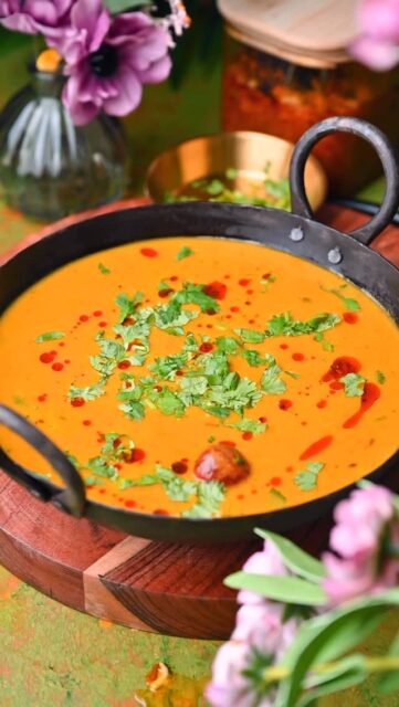 Keri no Fajeto, also known as a Mango kadhi – a rich, tangy-sweet mango curry. Fajeto is a labor of love, where perfectly ripened mangoes are simmered in a yogurt-based gravy redolent with a medley of spices. Served with steamed basmati rice or Rotli, along with Aamras thali…………
.
Comment “ MANGO KADHI “ I’ll send recipe straight to your inbox!
.
.
.
.