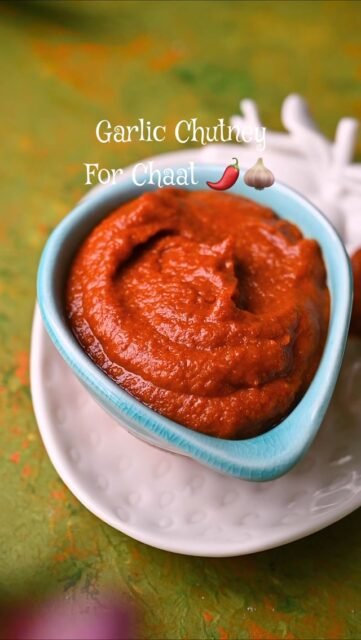 Garlic Chutney for Chaat 🌶️🧄✨
.
Love Street-style chaat!!! and no chaat is complete without this! Bright red, punchy garlic chutney made with fresh garlic, chilies & basic spices. Blended smooth and cooked just enough to mellow that raw garlic bite. This is the soul of bhel puri, sev puri, dabeli & vada pav 🌶️
.
.
.
💬 Comment “CHUTNEY” below and I’ll share the detailed recipe straight to your inbox!
.
.
.
👉 Follow @binjalsvegkitchen for more street-style recipes at home!