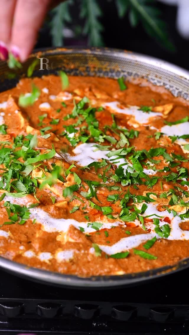 Restaurant Style Shahi paneer is the ultimate creamy curry made with paneer bathed in a richly flavored sauce. This popular dish originated in North India but is now beloved all over India. What makes shahi paneer so special is its luscious, fragrant sauce. Traditionally, the sauce starts with a base of onion-cashew paste, cream or yogurt, and spices. In tomato-less versions, natural yogurt provides the sauce’s signature creamy texture and tang. The yogurt is whipped until silky smooth, then simmered gently with spices. These aromatic spices like cardamom, nutmeg and saffron infuse the yogurt sauce with warmth and complex flavor.
.
Comment “ PANEER “ I’ll share it in your inbox!
.
.
.
.
.
.
.
.
.
.
.