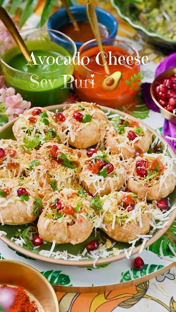Avocado Cheese Sev Puri 🥑🧀 The Ultimate Fusion Chaat
.
.
.
Avocado Cheese Sev Puri is the ultimate fusion of creamy avocado, spicy chutneys and crunchy puris topped with gooey smoky melted cheese that makes every bite irresistible. This modern twist on classic chaat is bold, flavorful and absolutely addictive for cheese lovers ✨
.
.
.
💬 Comment “SEV PURI” below and I will send the full recipe straight to your inbox!
.
.
.
👉 Follow @binjalsvegkitchen for fun fusion Indian recipes!
