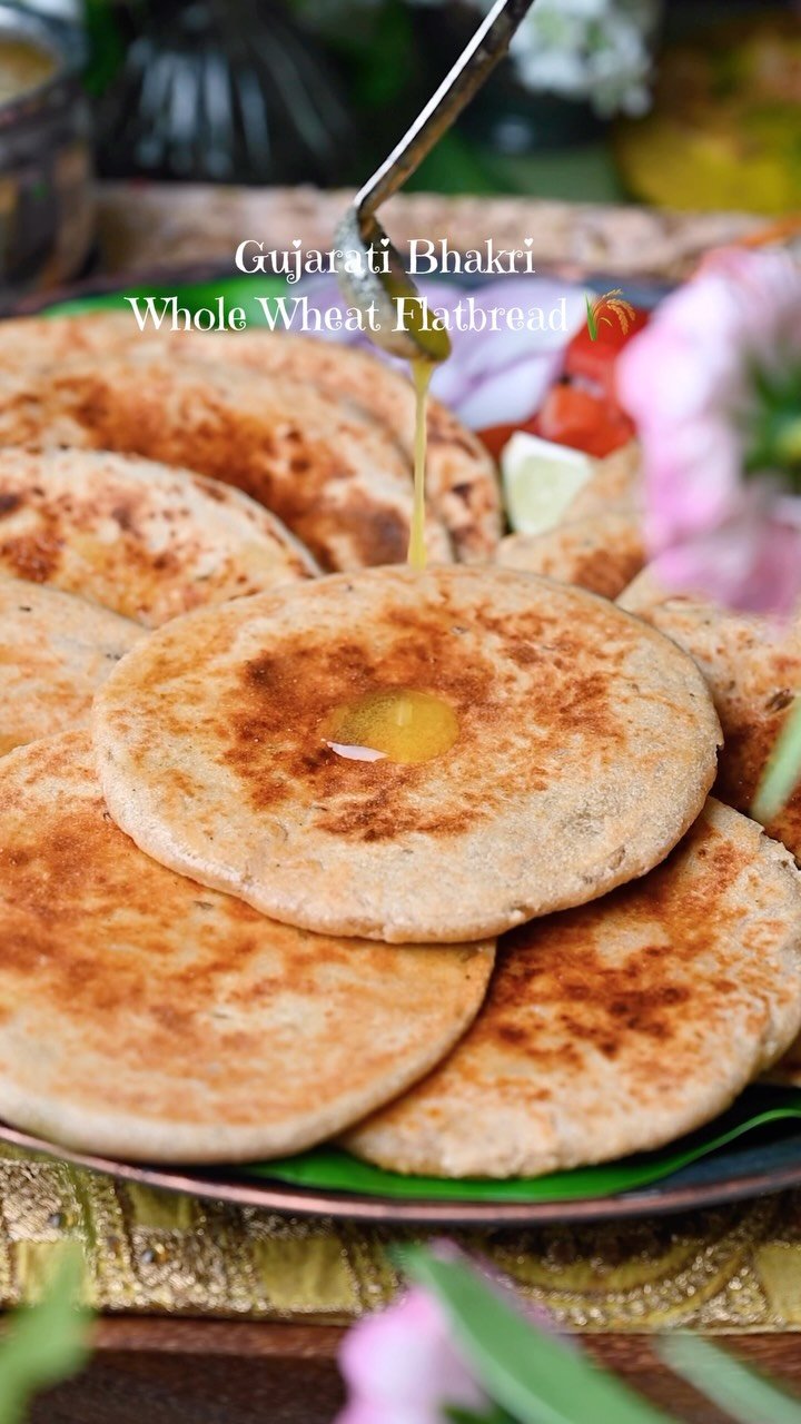 Gujarati Bhakri | Whole Wheat Flour Flatbread 🌾
A simple, wholesome & everyday staple in most Gujarati households! This Gujarati Bhakri is made with whole wheat flour, ajwain, cumin, salt & oil, and is perfect with shaak, dal, kadhi or a bowl of homemade yogurt. ❤️
.
Comment “BHAKRI” & I’ll send the details to your inbox! 📩
.
.
.
.
.
Follow @binjalsvegkitchen for more delicious vegetarian recipes! 💚