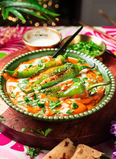 Bharwan Paneer Mirch With Makhani Gravy