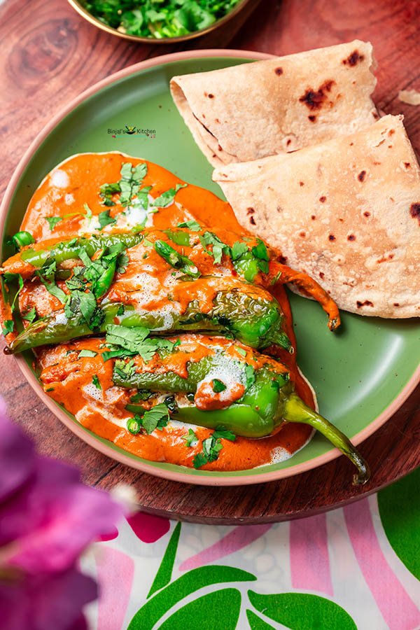 Bharwan Paneer Mirch With Makhani Gravy
