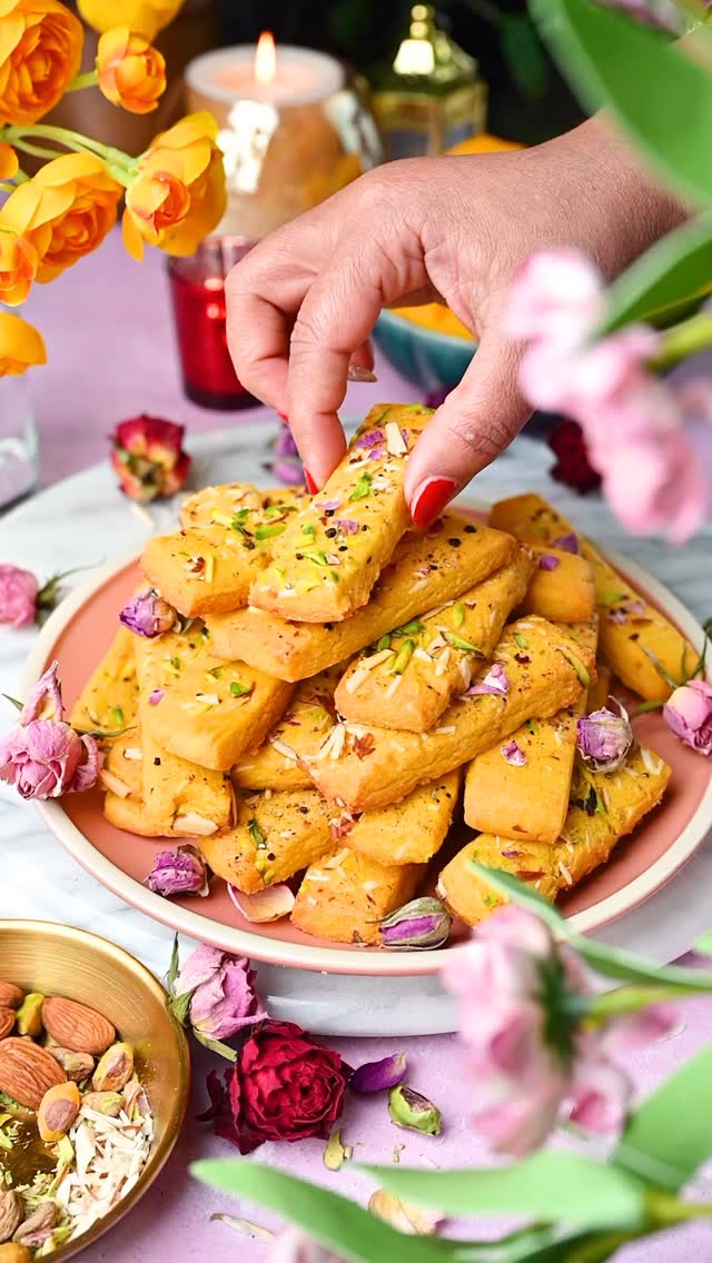 Mango Nankhatai Cookies: A Tropical Twist on a Classic Indian Treat. If you’re a fan of the classic Indian shortbread cookies called nankhatai, then you’re going to love this mango-infused version! These eggless mango nankhatai combine the warm spices and crisp texture of traditional nankhatai with the luscious flavor of fresh mangoes.
.
Comment “ MANGO 🍪 “ I’ll send detailed recipe to your inbox!
.
.
.
.
.