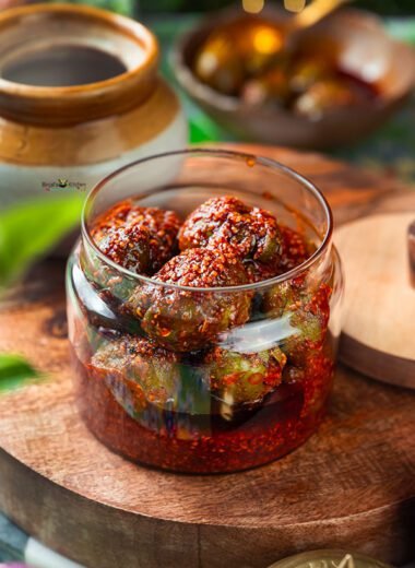 Dabla Keri Athanu (Gujarati Stuffed Baby Mango Pickle)
