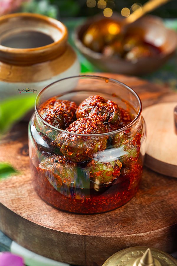 Dabla Keri Athanu (Gujarati Stuffed Baby Mango Pickle)