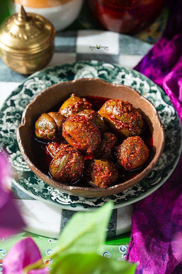 Dabla Keri Athanu (Gujarati Stuffed Baby Mango Pickle)