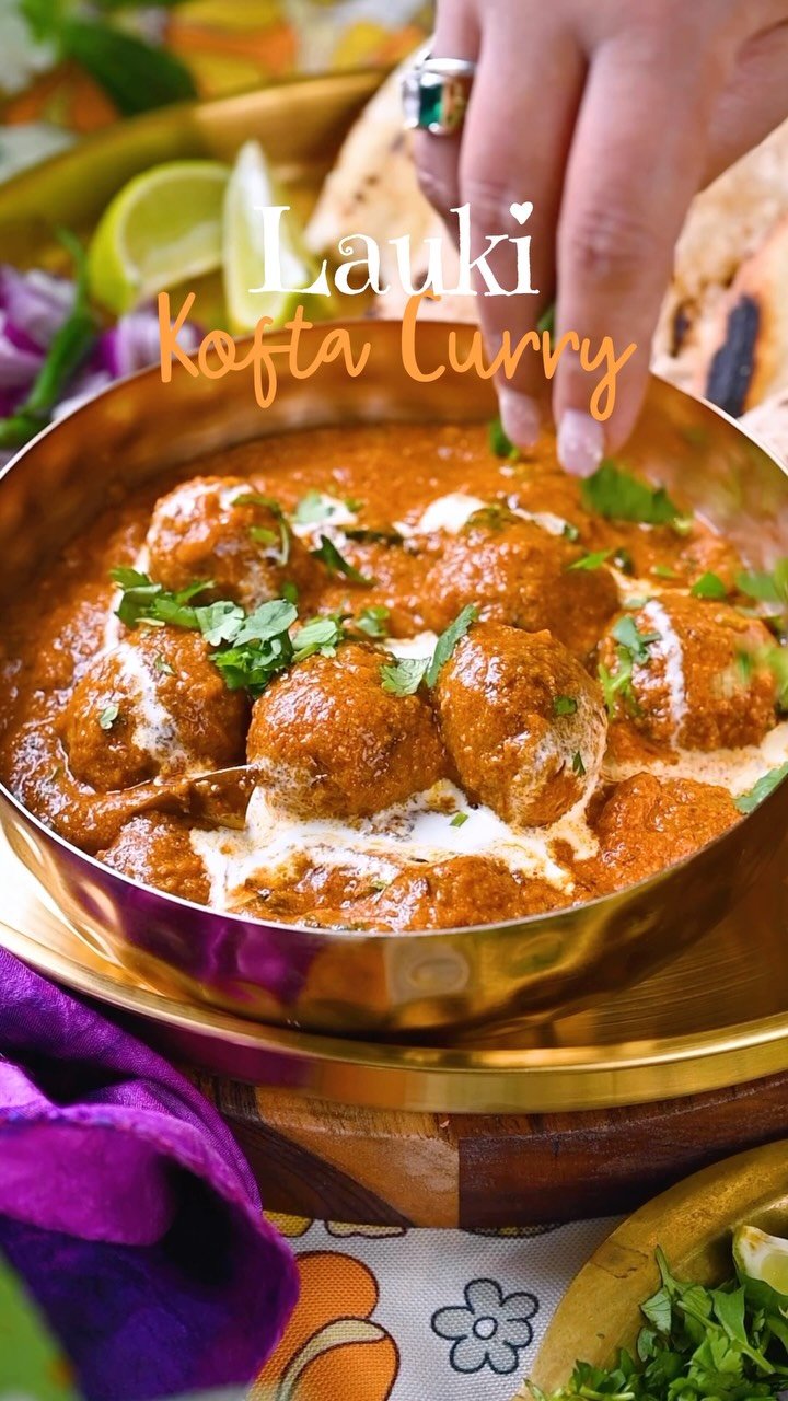 Lauki Kofta Curry 
A beloved Indian vegetarian dish, perfectly suited with naan, roti, or steamed rice. While kofta curry traces its roots back to Mughlai cuisine, it has been beautifully adapted in Indian cuisine with delicious vegetarian versions. One such gem is Lauki Kofta, where bottle gourd dumplings are simmered in a rich, flavorful gravy. It’s comforting, satisfying, and absolutely irresistible!
.
Comment “ Kofta “ to get the recipe in your inbox!
.
.
.
.
.
.
.