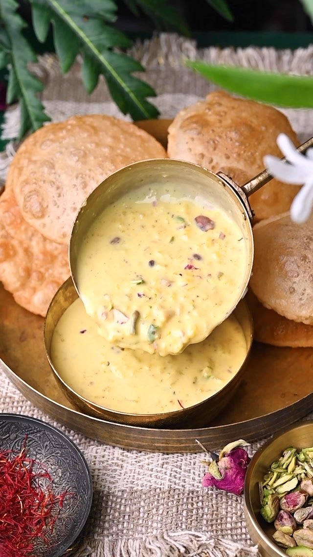 Dudhpak or Doodhpak 🥛🌾✨ 
A classic Gujarati rice pudding, slow-cooked with milk, sugar, rice, saffron, and nuts. Traditionally made during Shraddha Paksha as a food offering to ancestors, and best served with hot, fluffy pooris!
.
.
.
👉 Comment “dudh” below and I’ll send the full recipe straight to your inbox!
.
.
.
Follow @binjalsvegkitchen for more delicious recipes! ✨